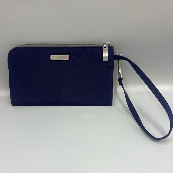 Baggallini Handbags - Baggallini RFID Metro Navy Wristlet Wallet